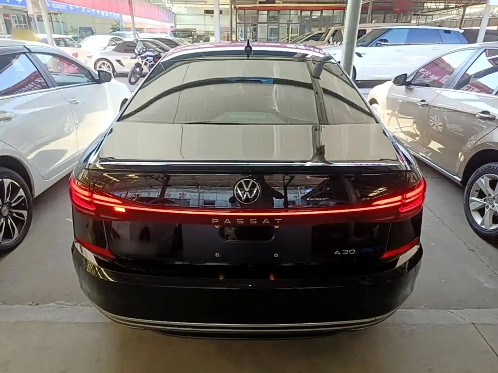 Volkswagen Passat PHEV — миниатюра 6