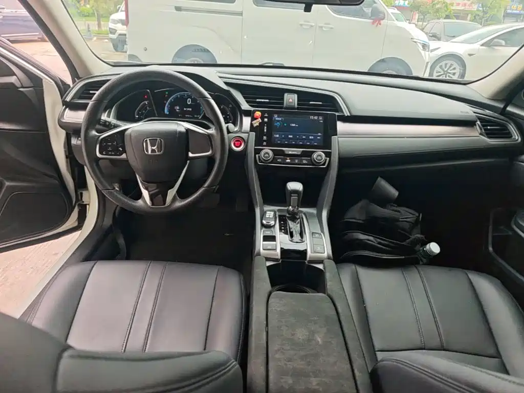 Honda Civic — миниатюра 10