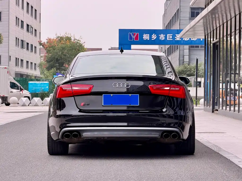 Audi S6 — миниатюра 5