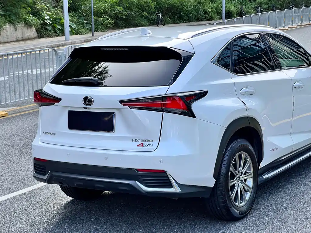 Lexus NX — миниатюра 20