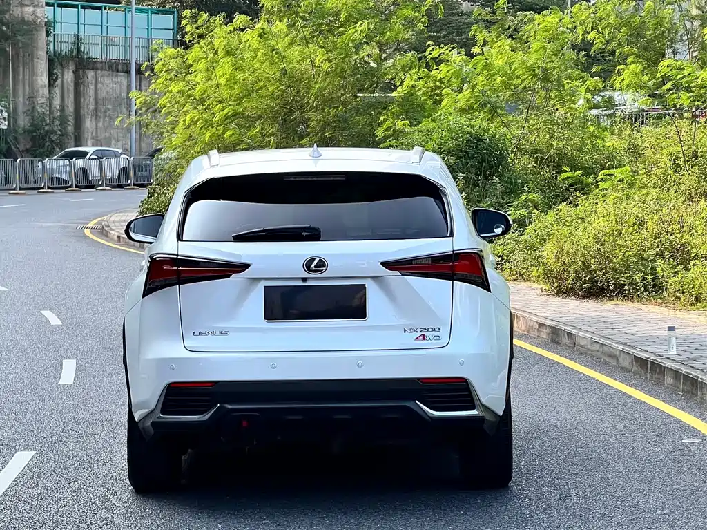 Lexus NX — миниатюра 13