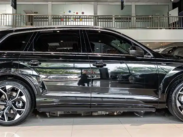 Audi Q7 2023 55 TFSI quattro S line Sport