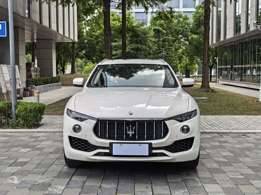 Maserati Levante — миниатюра 2