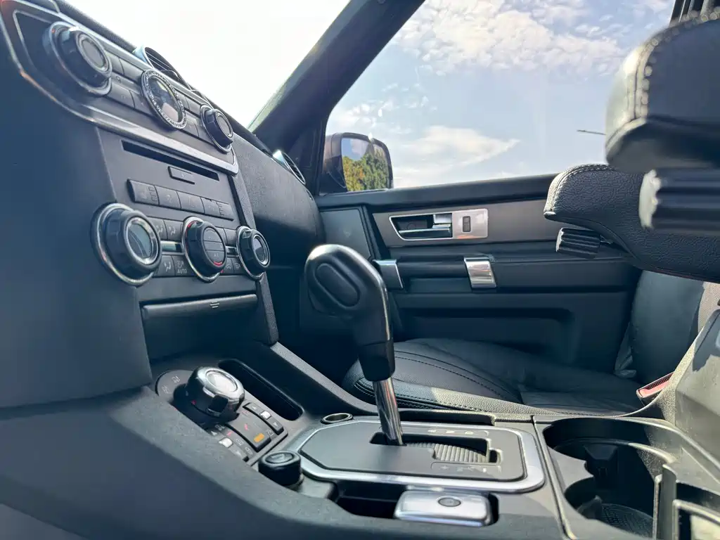 Land Rover Discovery — миниатюра 9