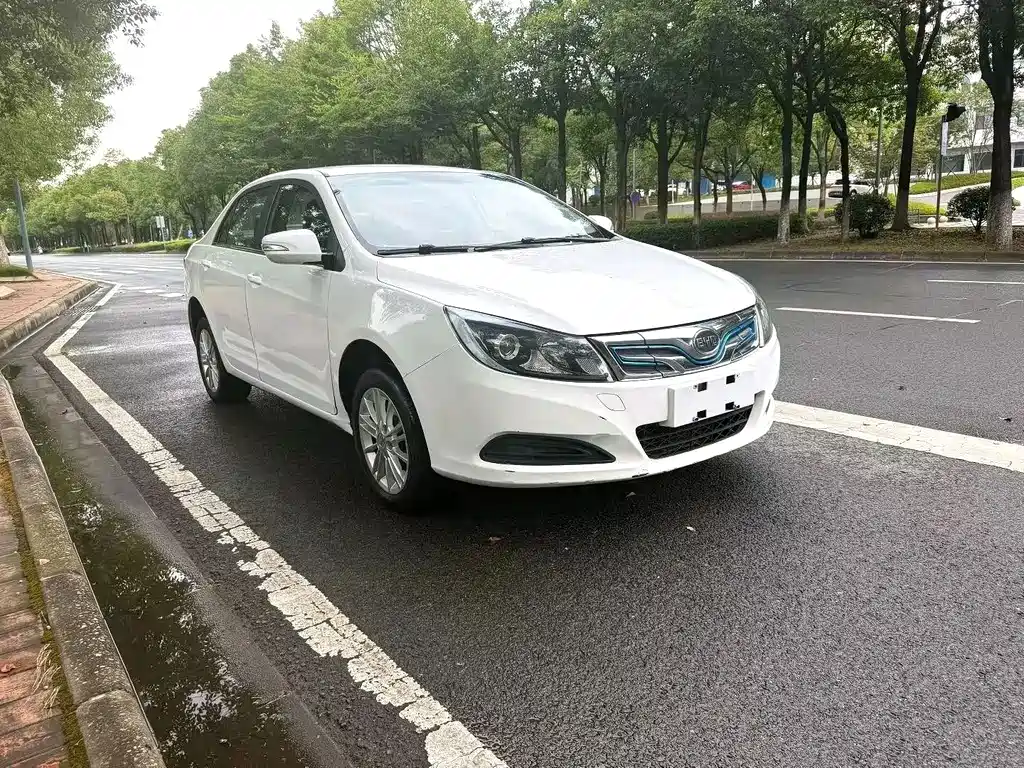 BYD e5 — миниатюра 3