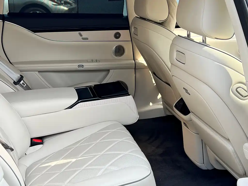 AITO ENJOY THE WORLD S9