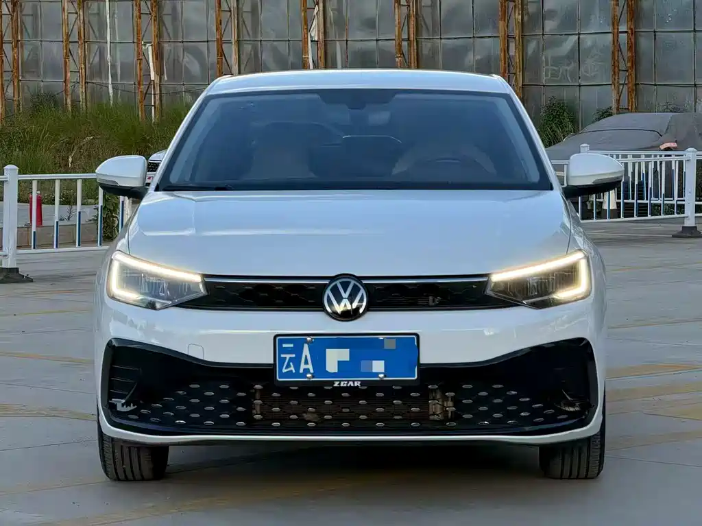 Volkswagen Lavida — миниатюра 2
