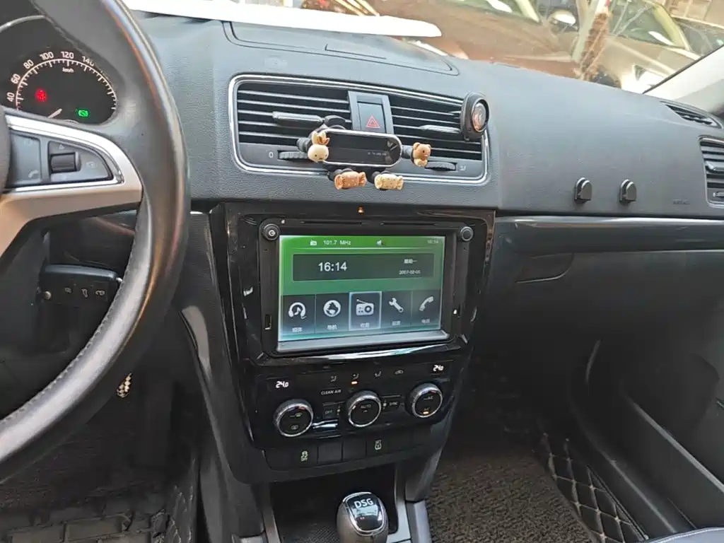 Skoda Yeti — миниатюра 13