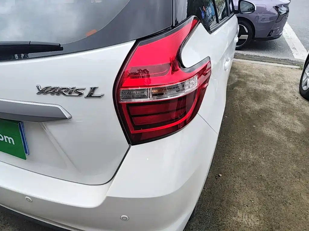 Toyota Yaris L — миниатюра 8