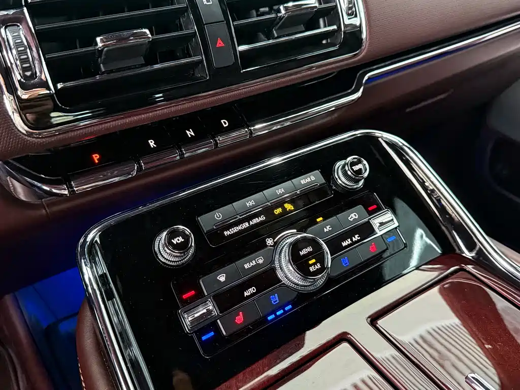 Lincoln Navigator — миниатюра 15