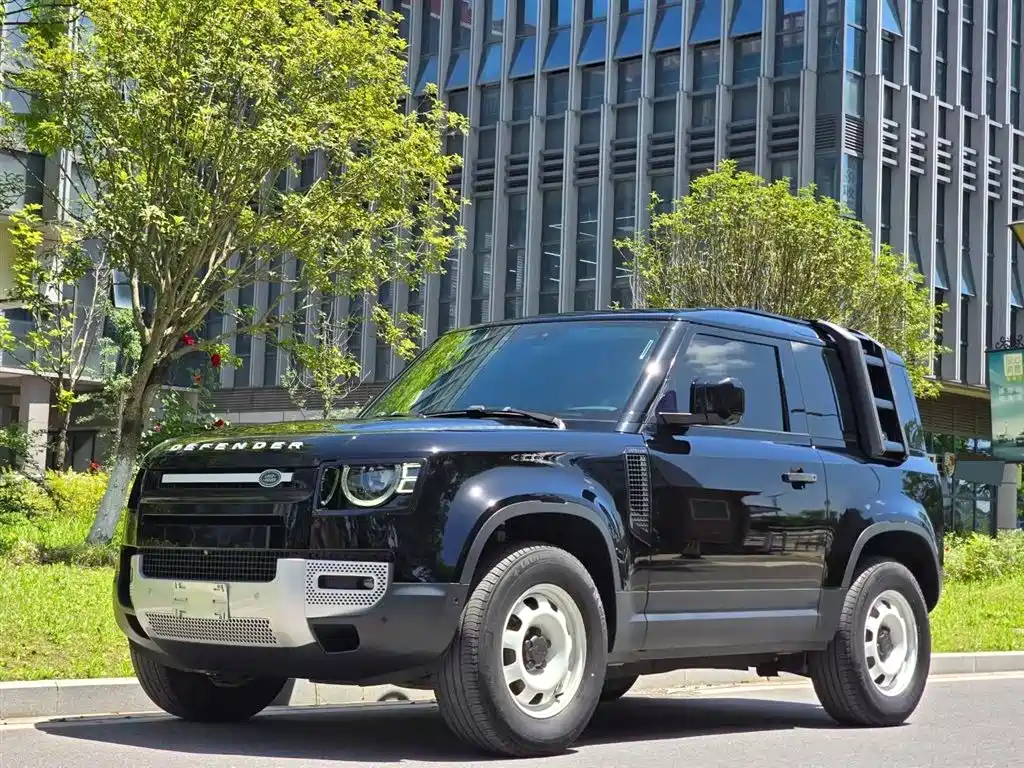 Land Rover Defender 2023