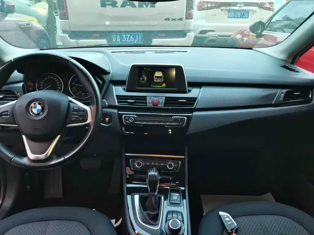 BMW 2 Series Active Tourer — миниатюра 13