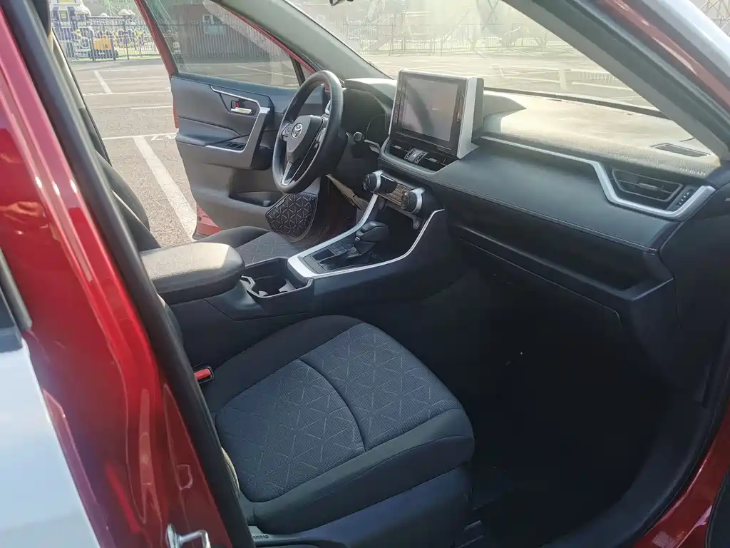 TOYOTA RAV4 RONGFANG