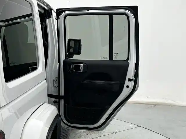 Jeep Wrangler — миниатюра 25