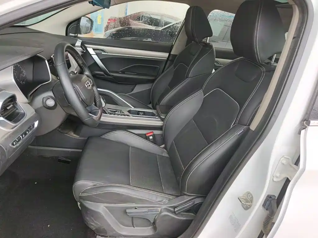 Geely Binyue — миниатюра 15