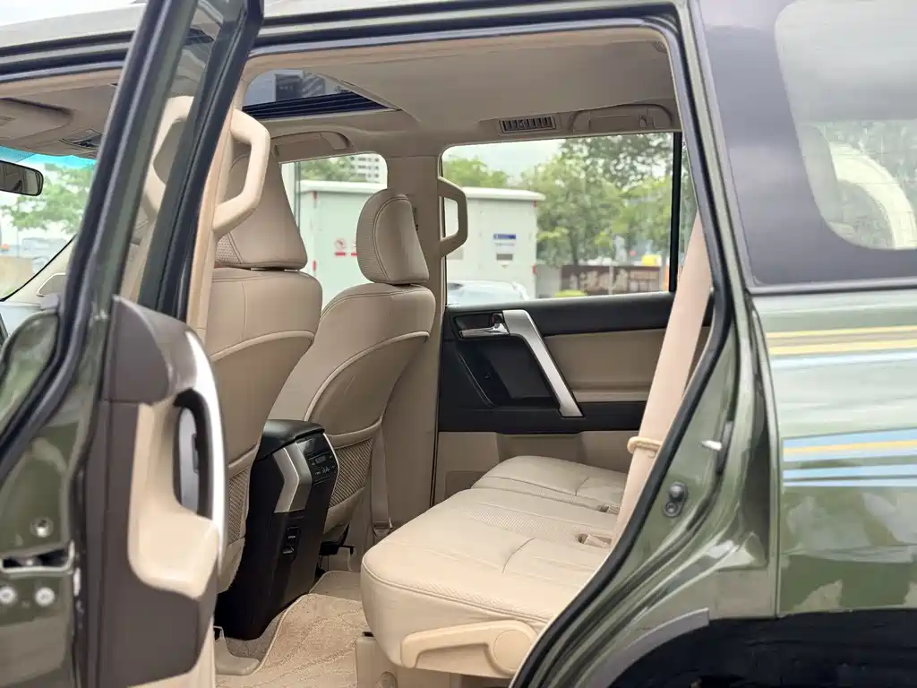 Toyota Land Cruiser Prado 2010 4.0L AT TX-L