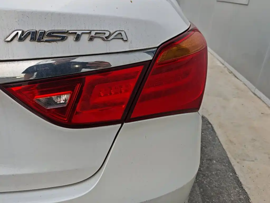 Hyundai Mistra — миниатюра 8