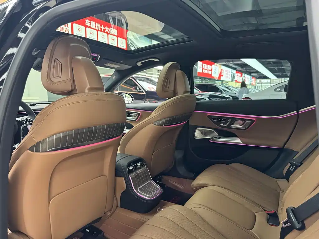 Mercedes-Benz E-Class — миниатюра 11