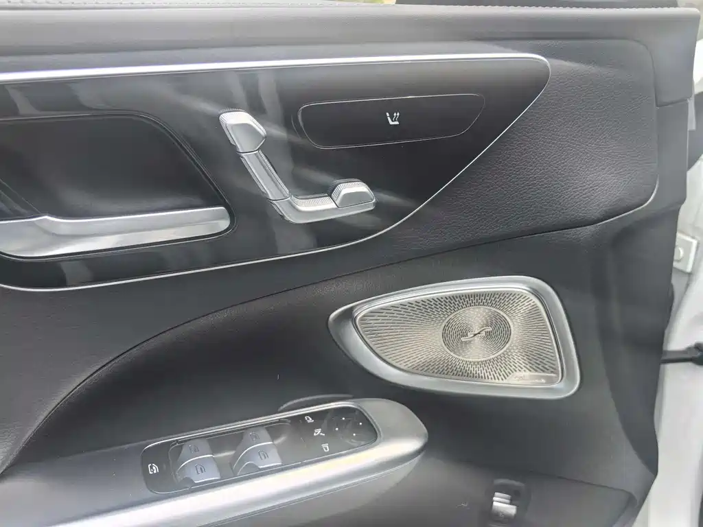 Mercedes-Benz C-Class - фото 8