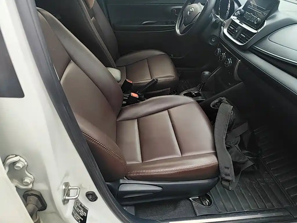 Toyota Yaris L — миниатюра 25