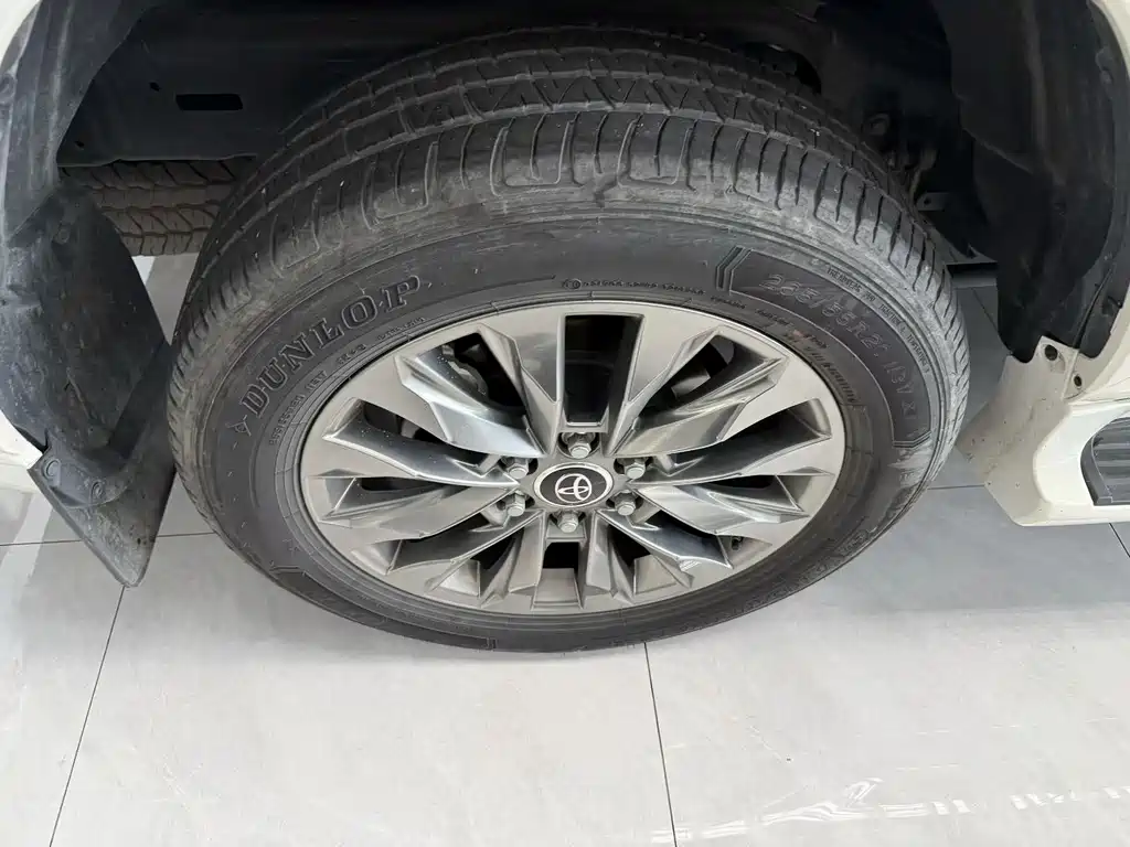 Toyota Land Cruiser — миниатюра 8