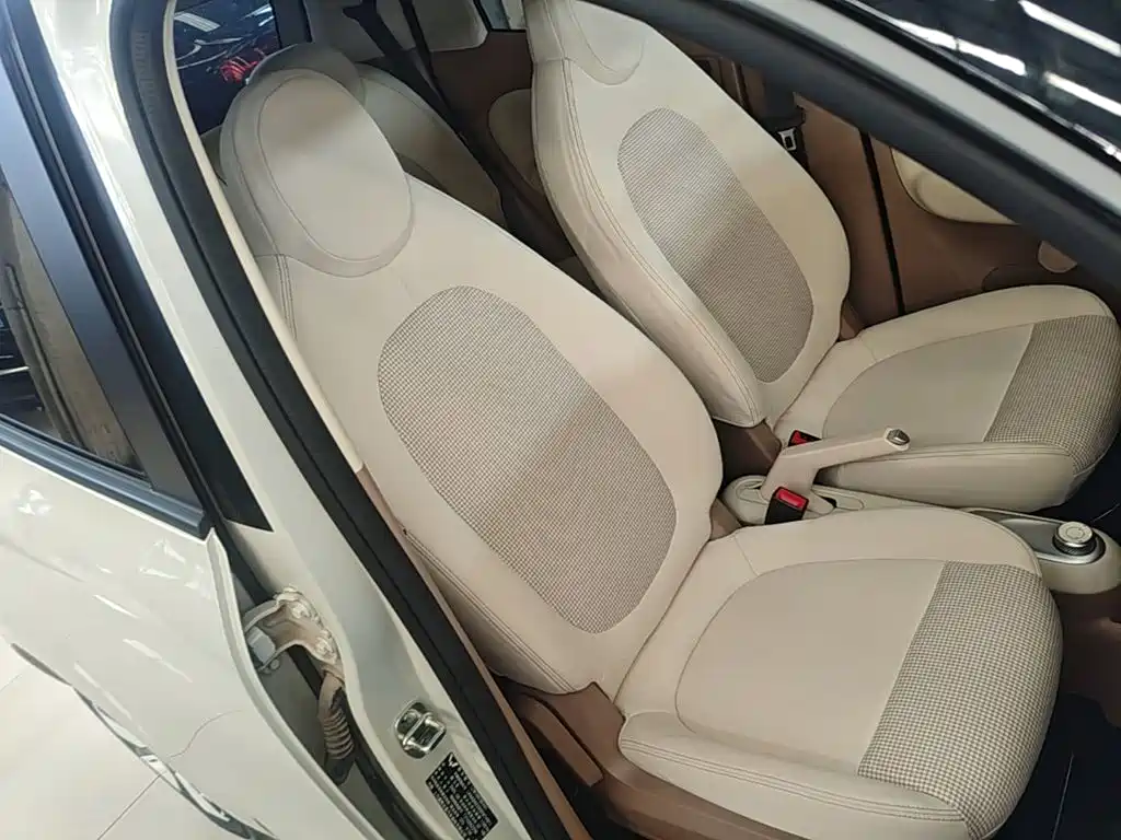Wuling MINIEV — миниатюра 25
