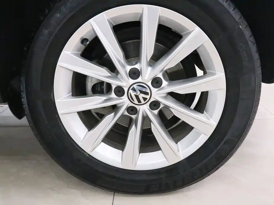 Volkswagen Tiguan — миниатюра 16