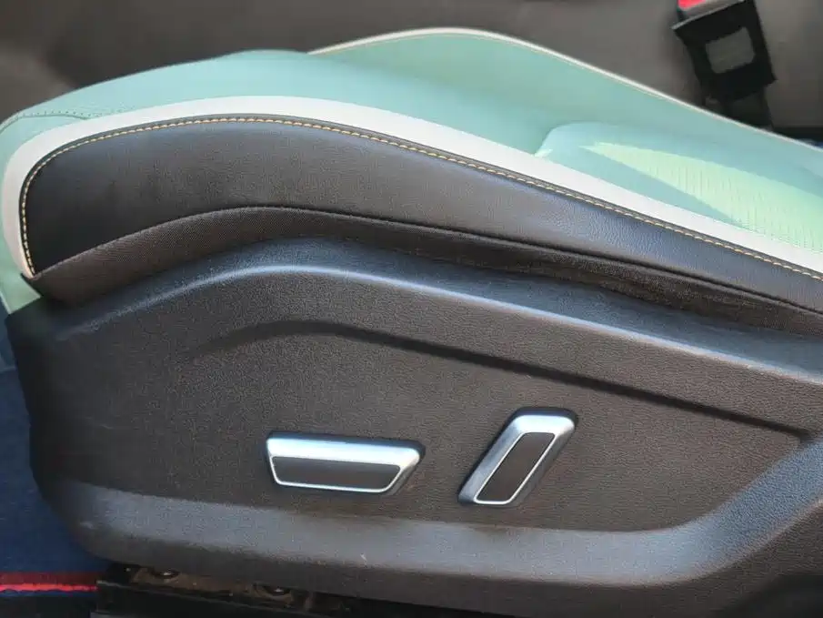 Geely L HiP — миниатюра 28