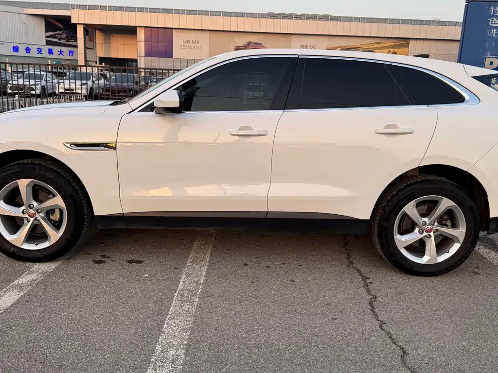 Jaguar F-Pace 2020 2.0T Premium