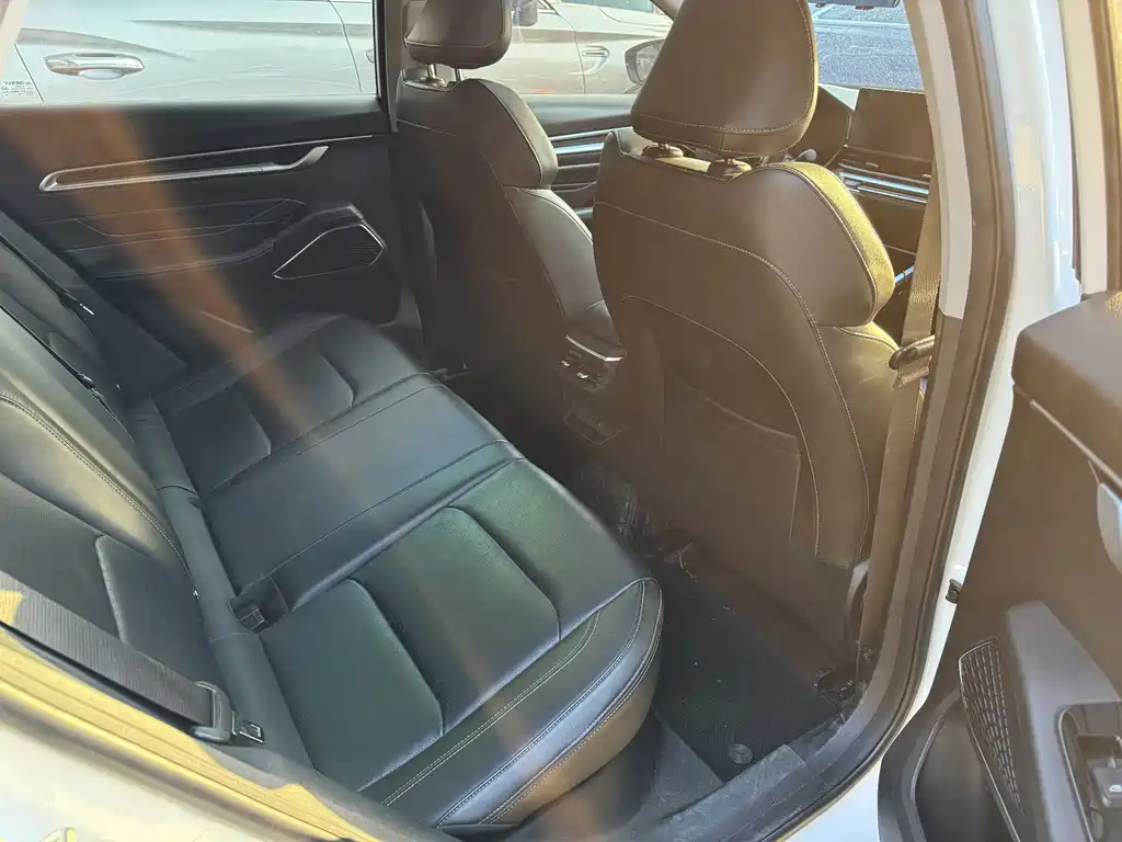 Geely Emgrand — миниатюра 7