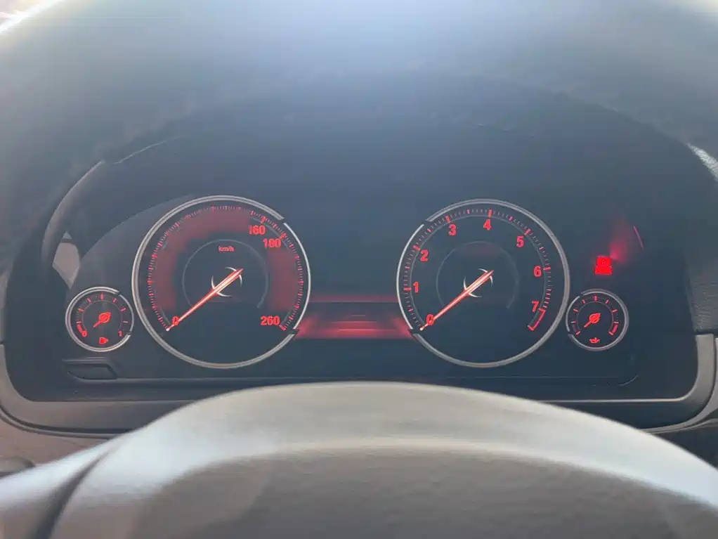 BMW 5 Series — миниатюра 3