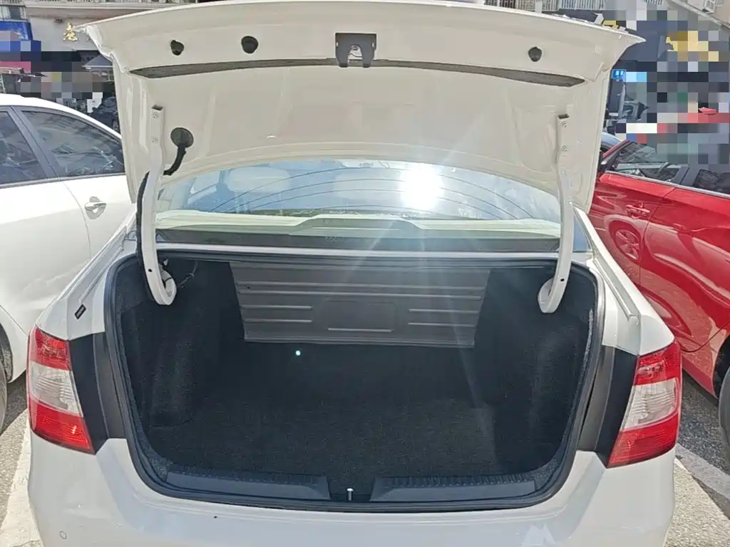 Skoda Rapid — миниатюра 19