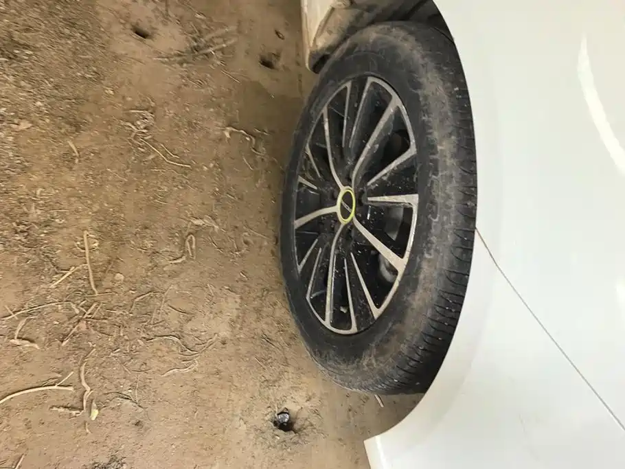 Roewe i5 — миниатюра 6