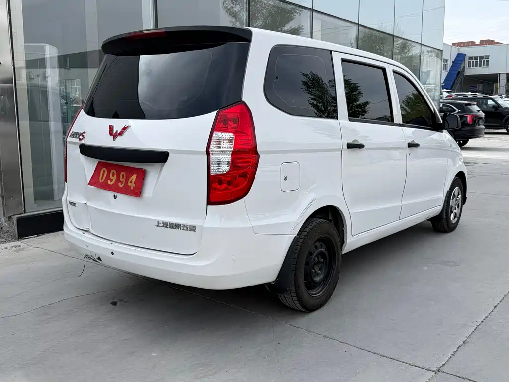 Wuling Hongguang - фото 9