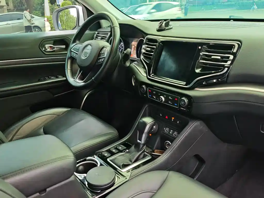 Jeep Grand Commander — миниатюра 6