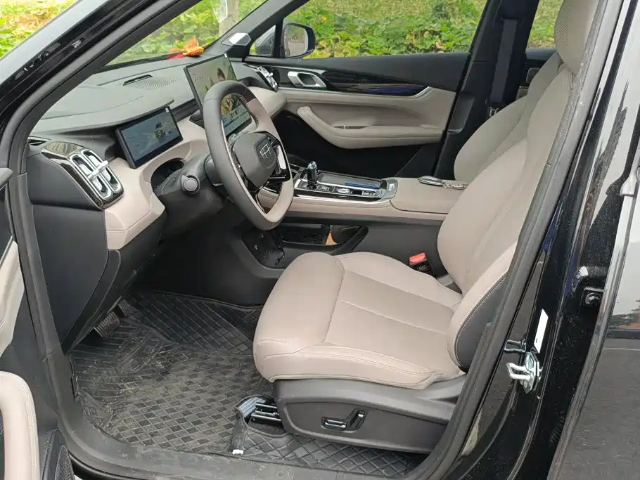 Geely Boyue L L 2025 1.5TD DCT
