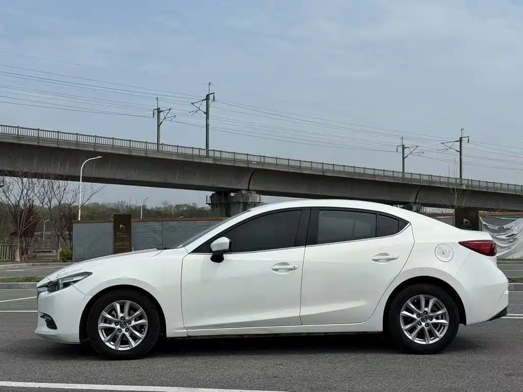 Mazda 3 Axela — миниатюра 8
