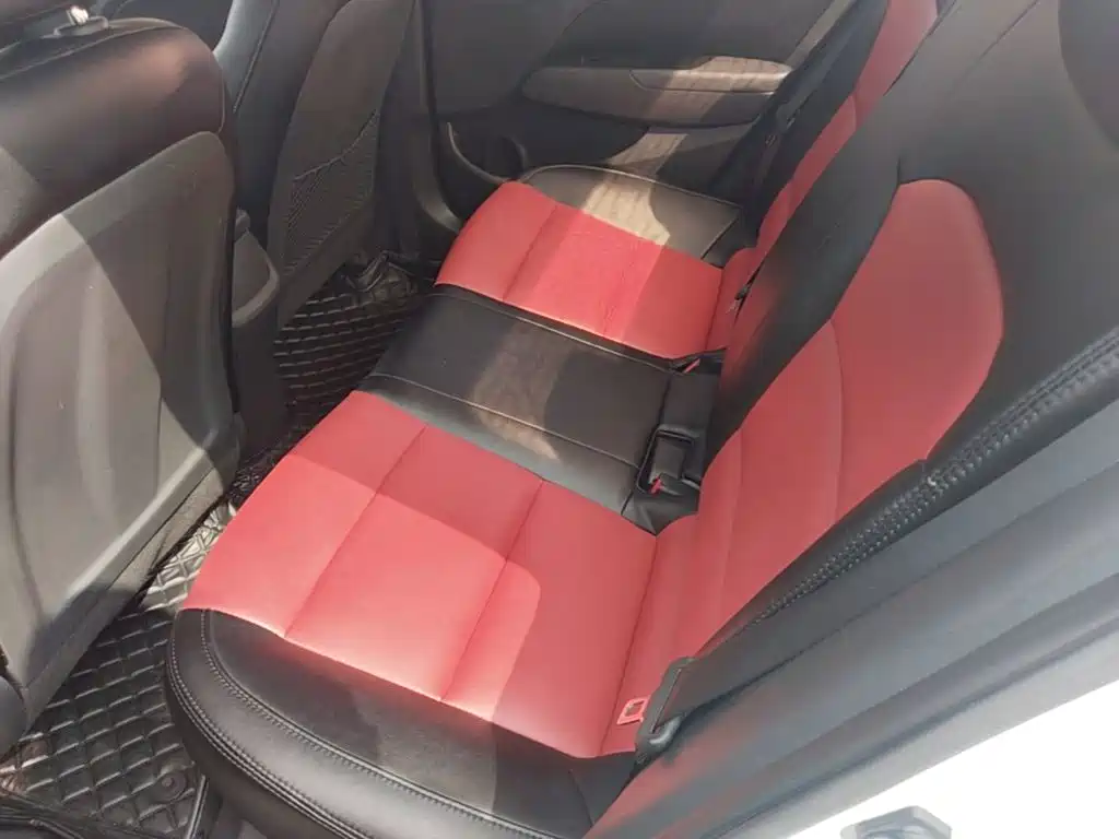 Hyundai Elantra — миниатюра 17