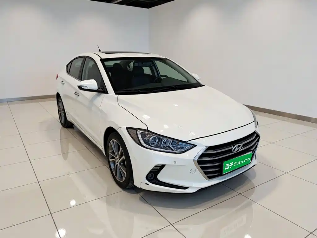 Hyundai Elantra — миниатюра 23