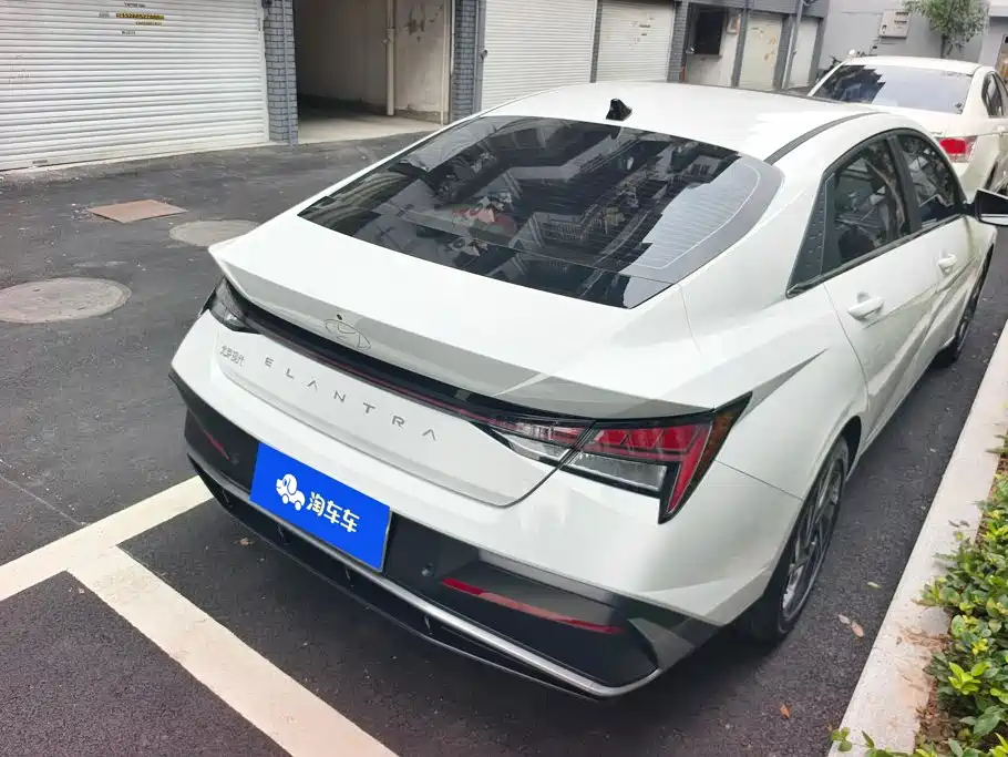 Hyundai Elantra — миниатюра 3
