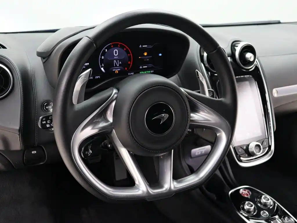 McLaren GT — миниатюра 6