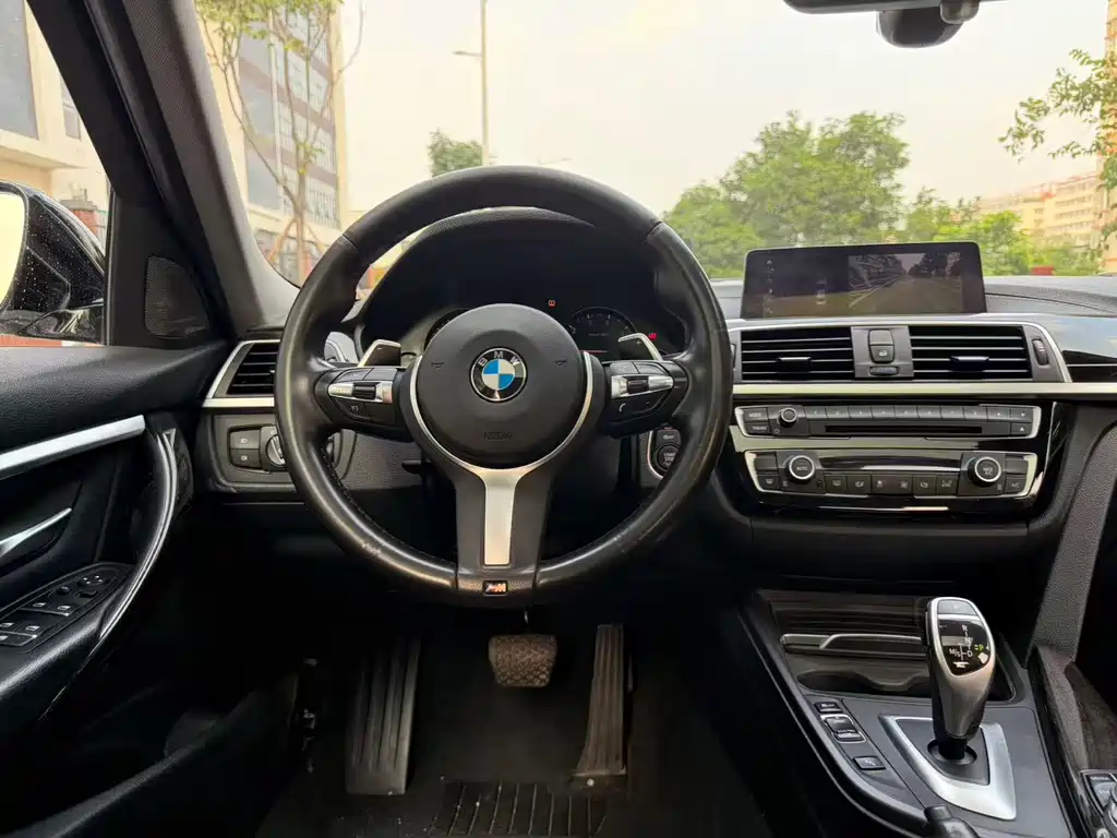BMW 3 Series — миниатюра 12