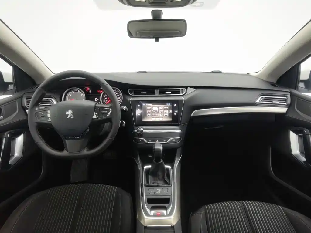 Peugeot 408 2014 1.8L AT Luxury