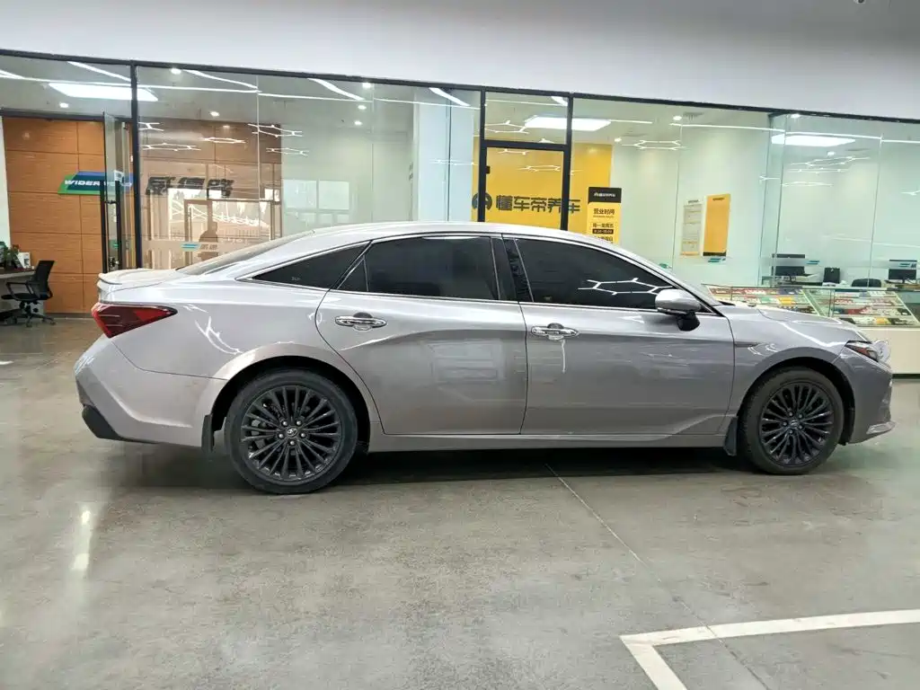 Toyota Avalon — миниатюра 6