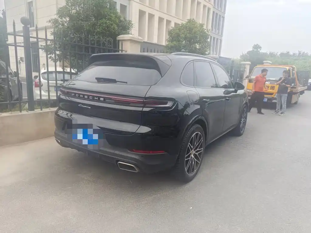 Porsche Cayenne — миниатюра 4