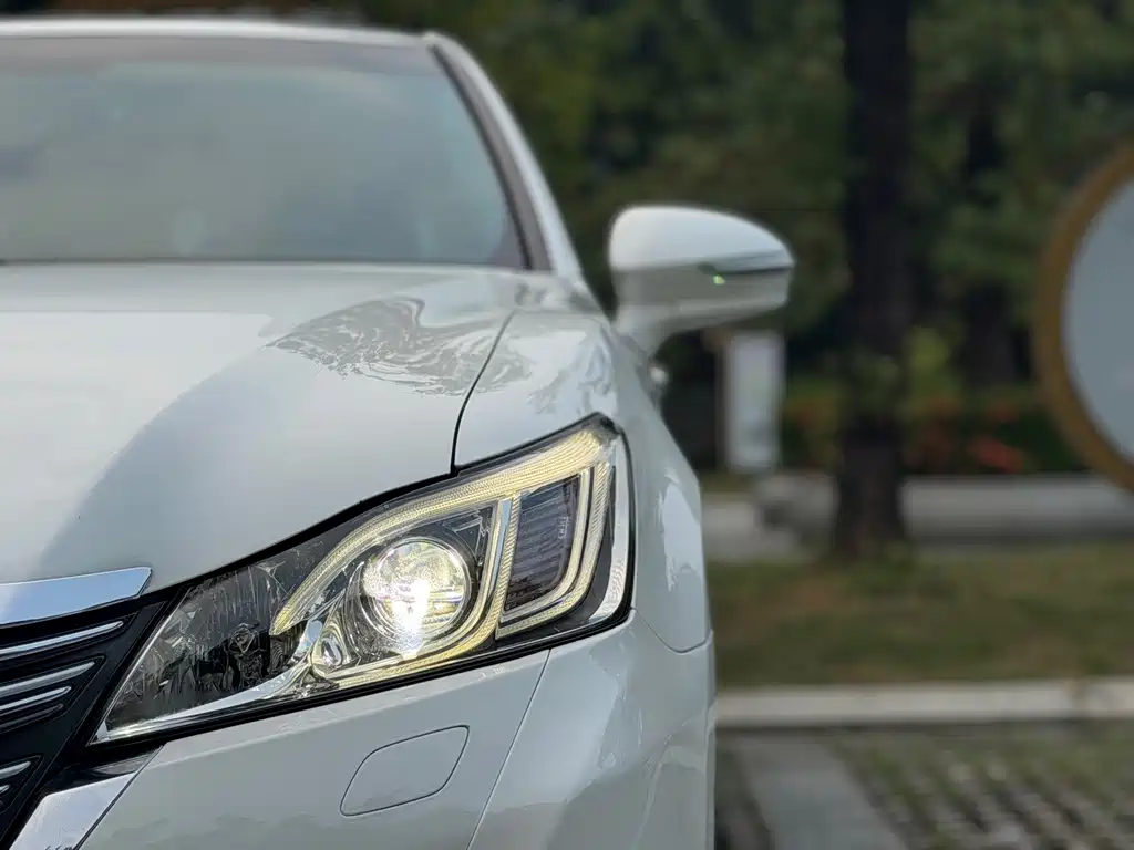 Toyota Crown — миниатюра 19