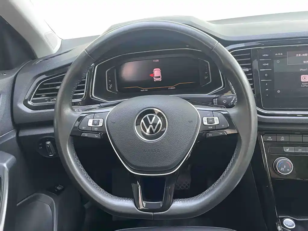 Volkswagen T-Roc — миниатюра 10
