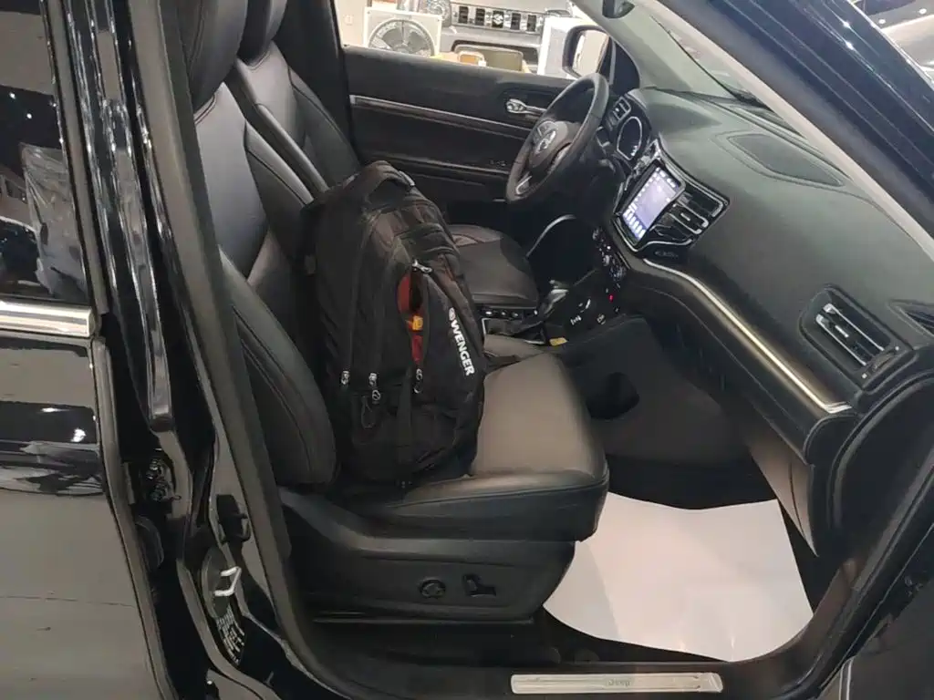 Jeep Grand Commander — миниатюра 25