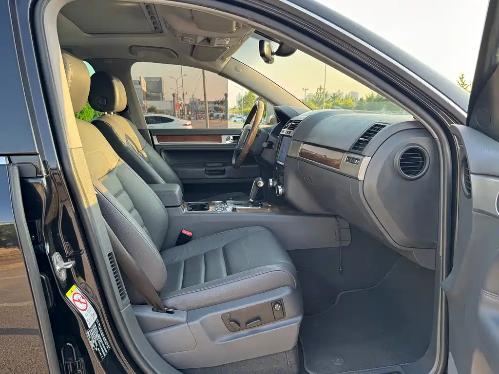 Volkswagen Touareg — миниатюра 10