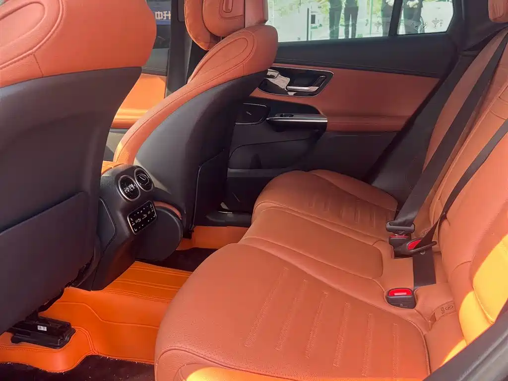 Mercedes-Benz GLC — миниатюра 10
